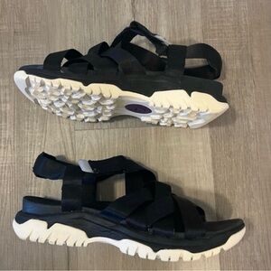 Bionica Black Nala Strappy Sandal - Size 9 M (Medium Width) - EUC